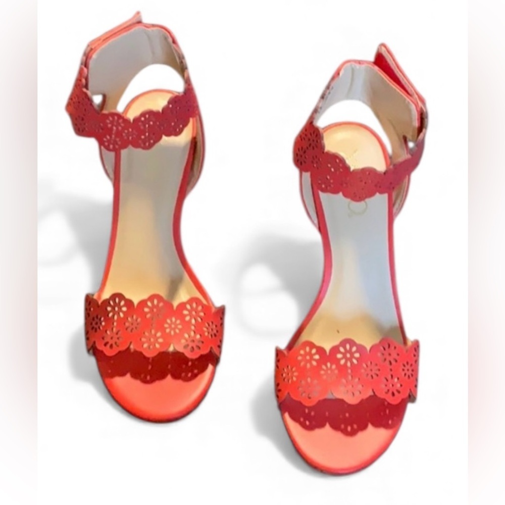 NWOT -Elegant Coral floral cut out Women's Sandals
